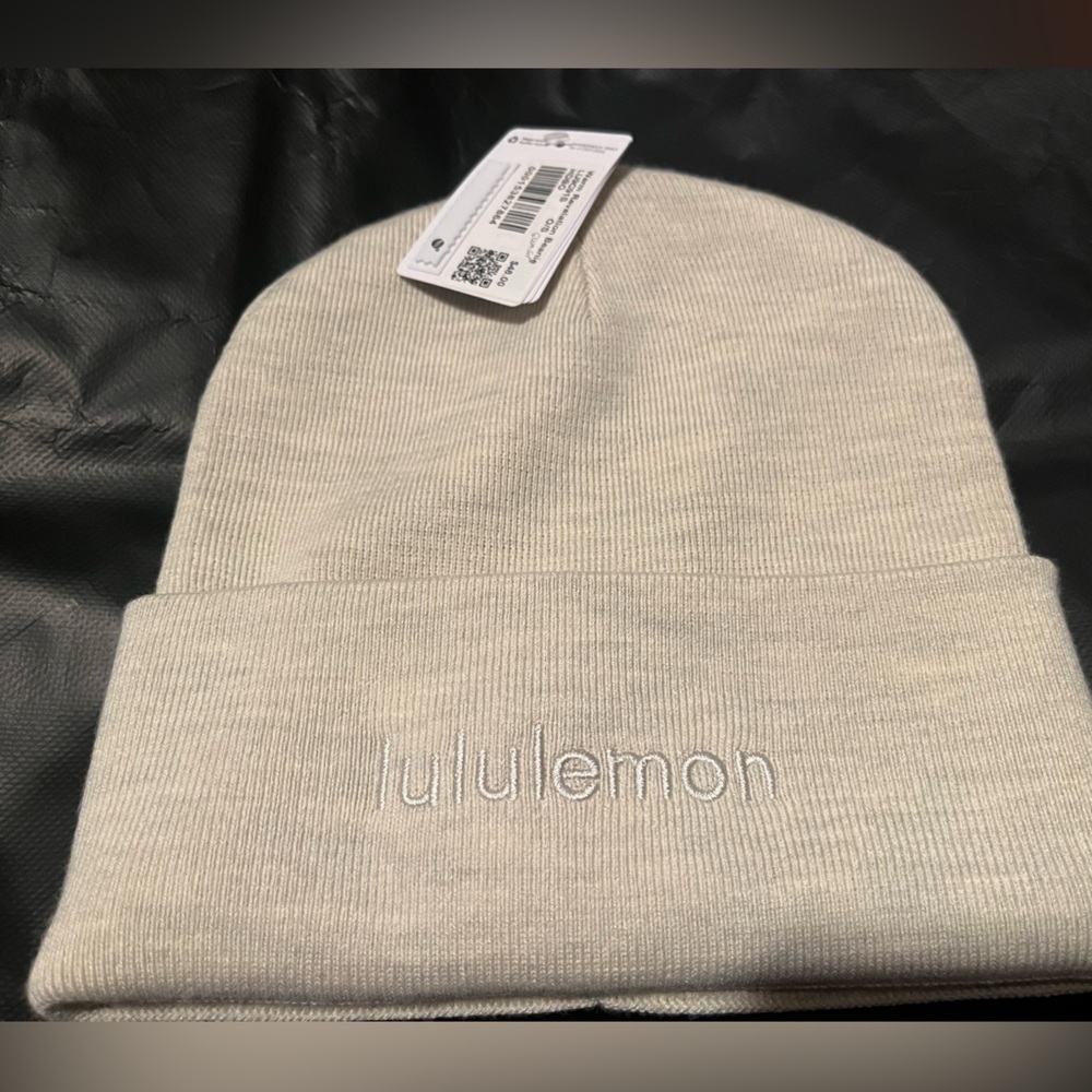 NWT OS Lululemon Warm Revelation Beanie HDBO